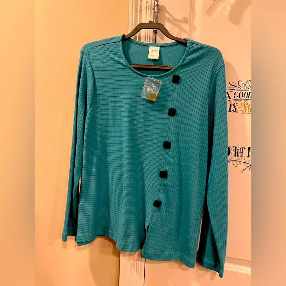 Brand new L Blair top. Very nice